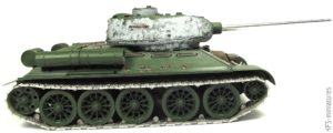 1/35 T-34-85 with Soviet Tank Riders ICM-Budowa