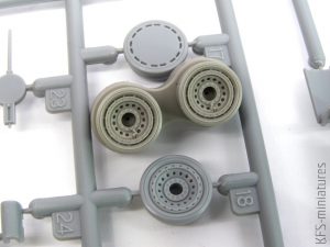 1/72 B-24 wheels - Eduard