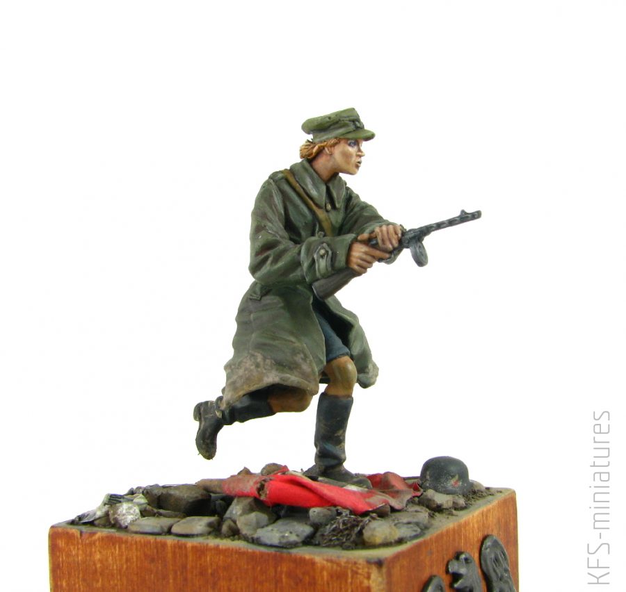 54mm WWII Riflewoman 'Platerowka'